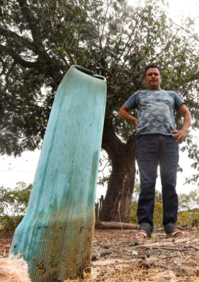 O agricultor Francimário Borges de Moura; Poços abertos na zona rural de Oeiras (PI) estão lacrados há meses