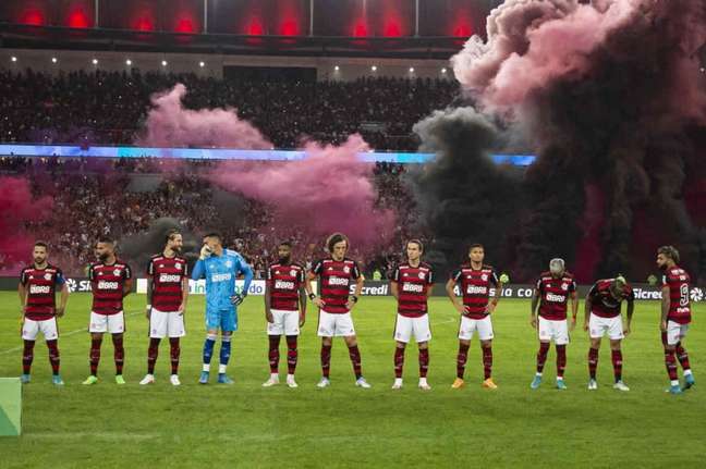 Flamengo tem dois titulares pendurados para duelo com Athletico na Copa do Brasil