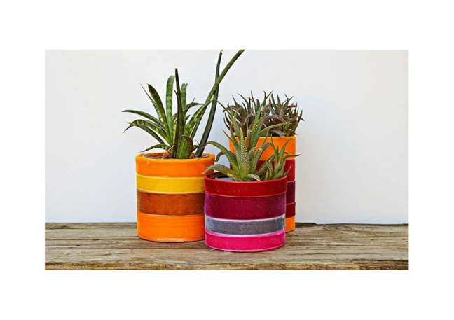 Create a beautiful velvet lined tin planter. Create a beautiful velvet lined tin planter.