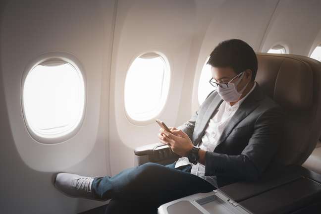 It is no longer mandatory to wear a mask on airplanes and airports It is no longer mandatory to wear a mask on airplanes and airports