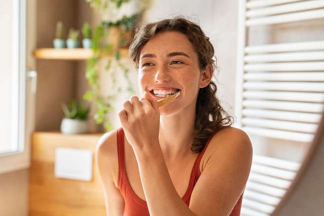 Escove os dentes com cuidado para evitar machucados Escove os dentes com cuidado para evitar machucados