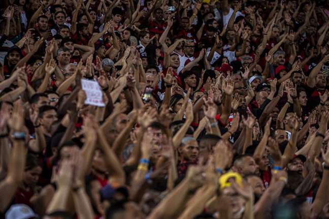 Torcida do Flamengo esgota ingressos para jogo contra o Palmeiras no Allianz Parque