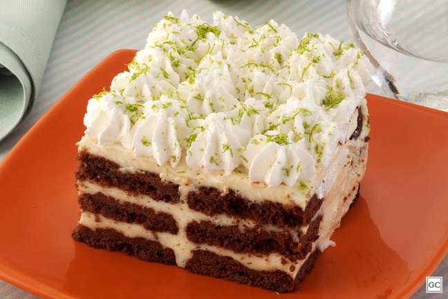 Pavê de chocolate com limão e chantilly | Foto: Guia da Cozinha Pavê de chocolate com limão e chantilly | Foto: Guia da Cozinha