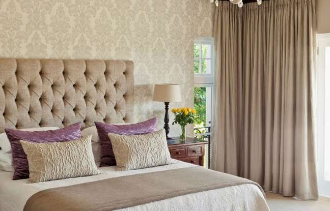 1. As cortinas são perfeitas para dar um ar mais estiloso e elegante para o quarto. Fonte: Living4media