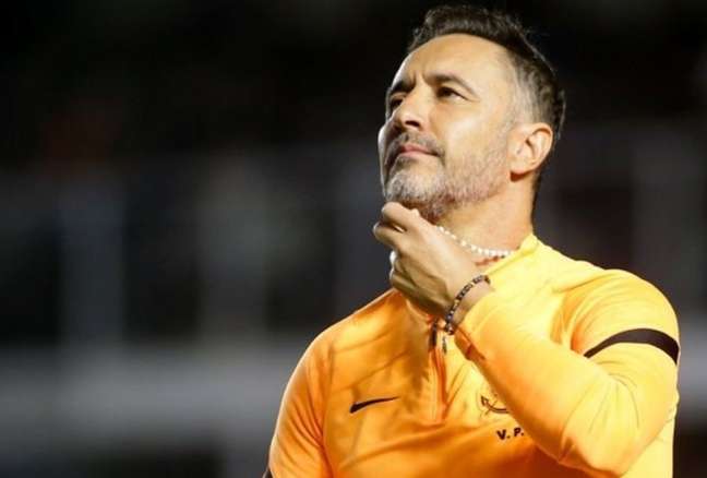 Corinthians: VP inicia 'projeto final' em visita a rival afundado na crise