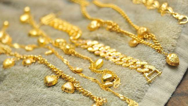 Gold Jewelry: Learn how to clean yours the easy way Gold Jewelry: Learn how to clean yours the easy way