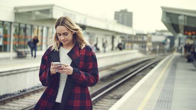 Excessive use of social media can be one of the symptoms of languor Excessive use of social media can be one of the symptoms of languor