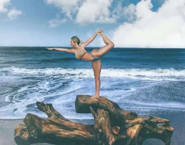 The American singer is accused of using montages in the photos of the alleged trip