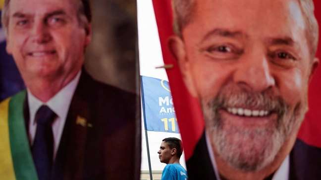 Lula e Bolsonaro, juntos, somam três a cada quatro intenções de votos Lula e Bolsonaro, juntos, somam três a cada quatro intenções de votos