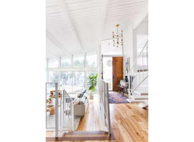 Let your design style determine the color of your floor plan. If your style is light and airy, go for more neutral tones and whites. If you prefer an intimate or dramatic vibe, try darker and darker tones. Let your design style determine the color of your floor plan. If your style is light and airy, go for more neutral white tones. If you prefer an intimate or dramatic vibe, try darker, sombre tones.
