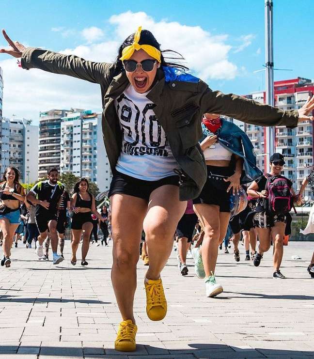 Shorts, t-shirts and sneakers are some of the perfect pieces for a comfortable look. Shorts, t-shirts and sneakers are some of the perfect pieces for a comfortable look.