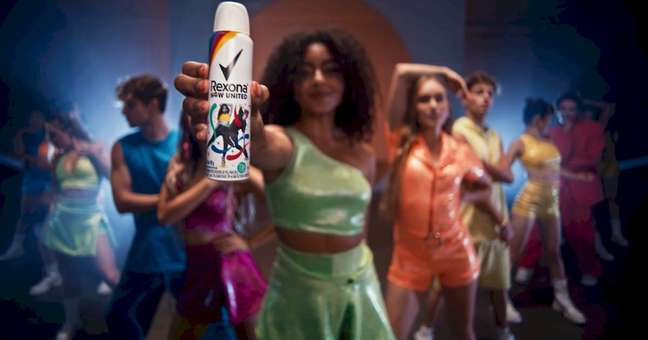 Now United releases the extended version of “Like Me” for the ad piece