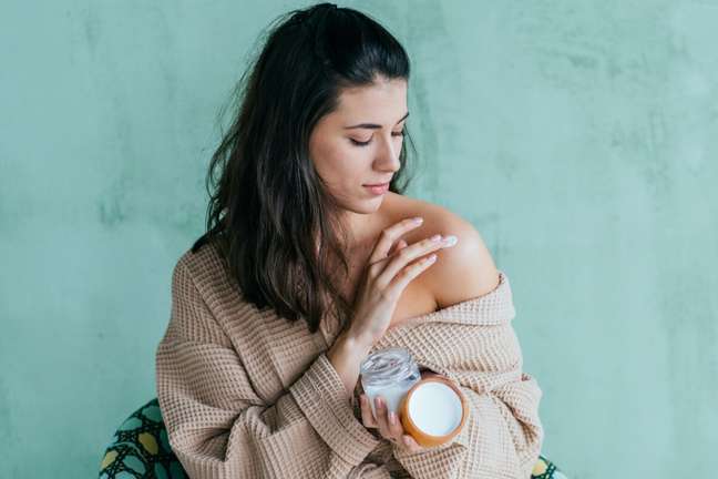Applying the cream all over the body is important for maintaining healthy skin. Applying the cream all over the body is important for maintaining healthy skin.