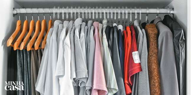 Organization is usually not a strength of the male personality.  A quick look at the wardrobe of a husband, father, son or brother already brings the mess!