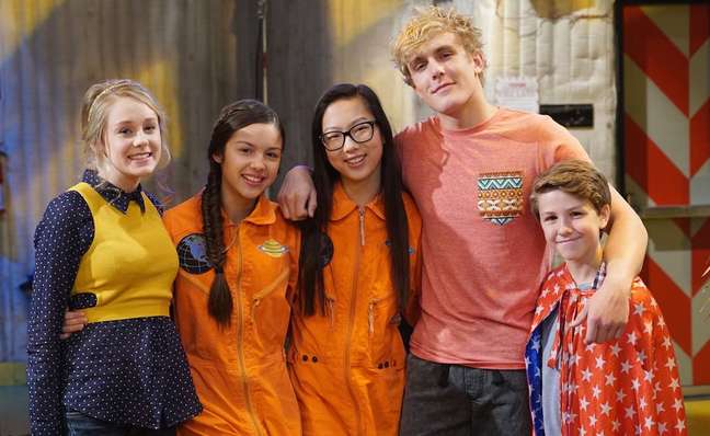 BIZAARDVARK (2016) -