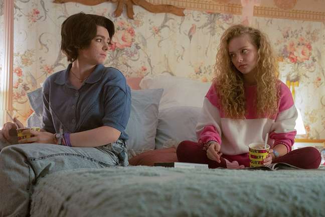 The girl tries to exorcise her best friend in the Amazon horror trailer