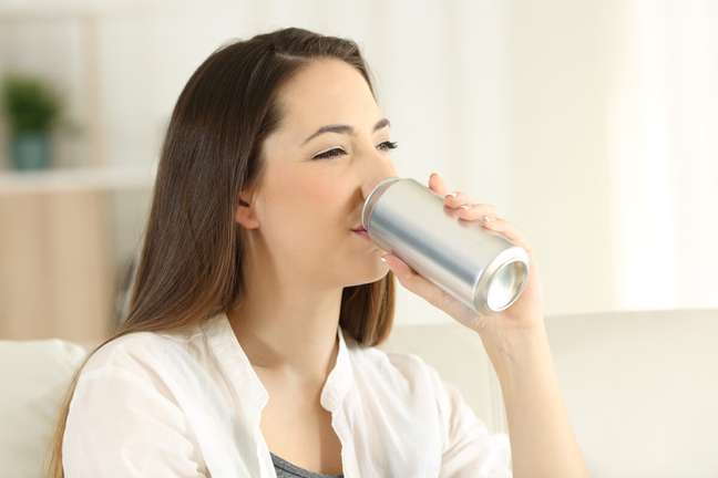 The sugar and sodium in soft drinks affect circulation and increase fat cells 