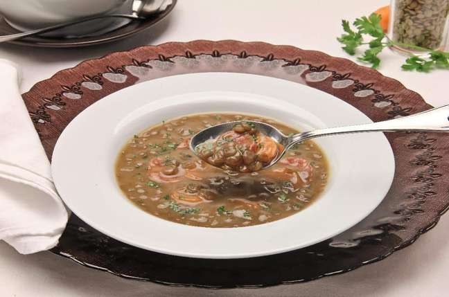 8 recipes for soups and broths with cheap ingredients 8 recipes for soups and broths with cheap ingredients