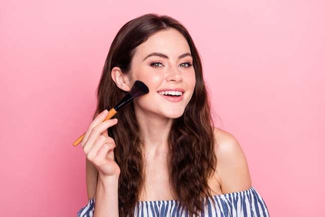 Check out makeup tips and music festival inspiration