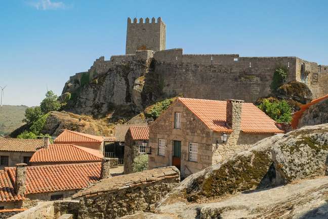Sortelha: 12th century Portuguese citadel in the shape of a ring