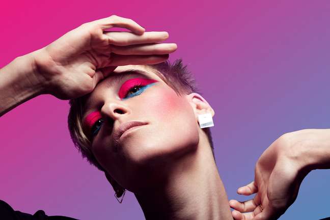 Neon-toned eyes 
