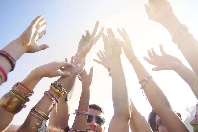 Rock in Rio attendees will be encouraged to dispose of plastic cups properly (Image: Reproduction / gpointstudio / Freepik)