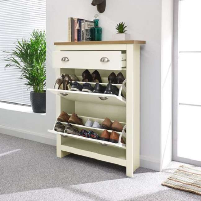 44. Small closed wooden shoe cabinet - Photo Dunelm 44. Small closed wooden shoe cabinet - Photo Dunelm