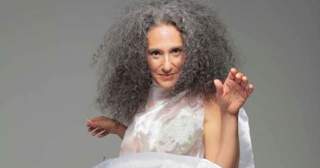 Badi Assad performs the first show of the “Ilha” tour in Sao Paulo