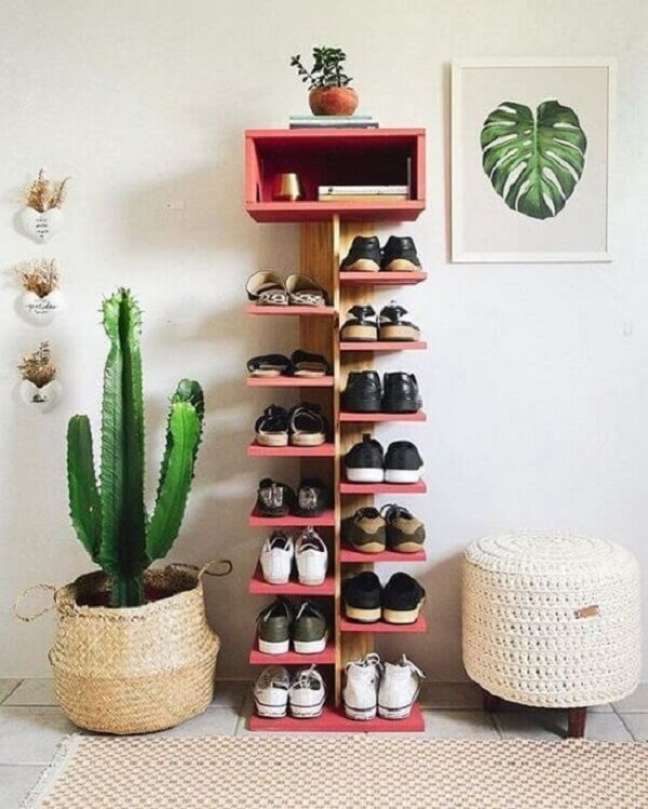 47. Pink painted wooden shoe rack and wood - Photo Personalization 47. Pink painted wooden shoe rack and wood - Photo Personalization