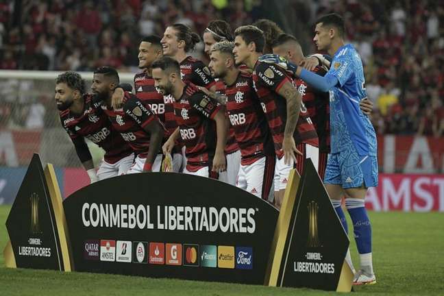 Vélez x Flamengo: clube brasileiro tem dois titulares pendurados na Libertadores