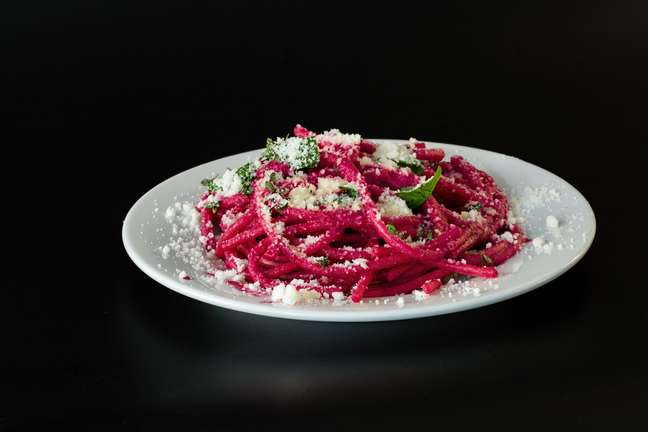 Gluten-free pasta with beetroot sauce | photo: Shutterstock Gluten-free pasta with beetroot sauce | photo: Shutterstock