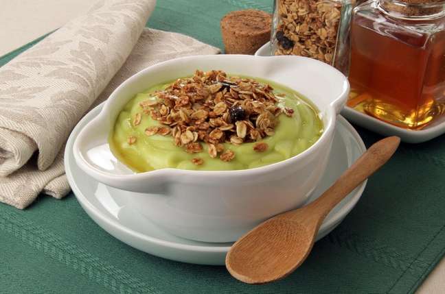 Avocado Cream with Muesli and Honey | Photo: Cooking Guide Avocado Cream with Muesli and Honey | Photo: Cooking Guide