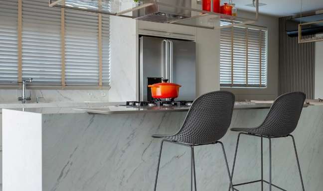 The white marble texture makes it even more elegant. Design by Dennys Manske. The white marble texture makes it even more elegant. Design by Dennys Manske.