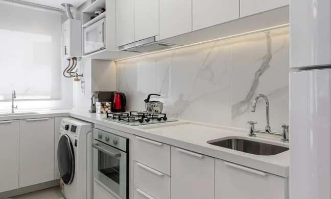 White kitchens are classic. LA Architecture project. White kitchens are classic. LA Architecture project.