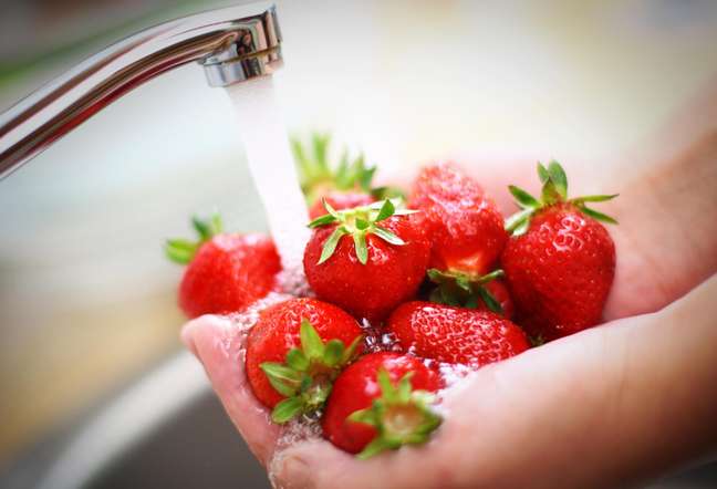 Is it possible to remove 100% of pesticides from food?