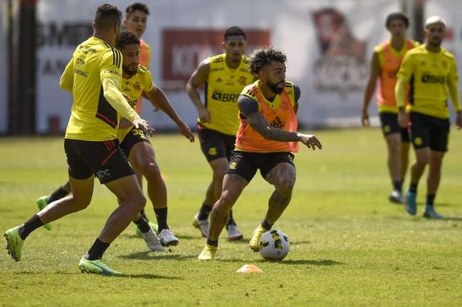 Apresentador valoriza empate do Palmeiras e alerta: Flamengo está vindo com tudo
