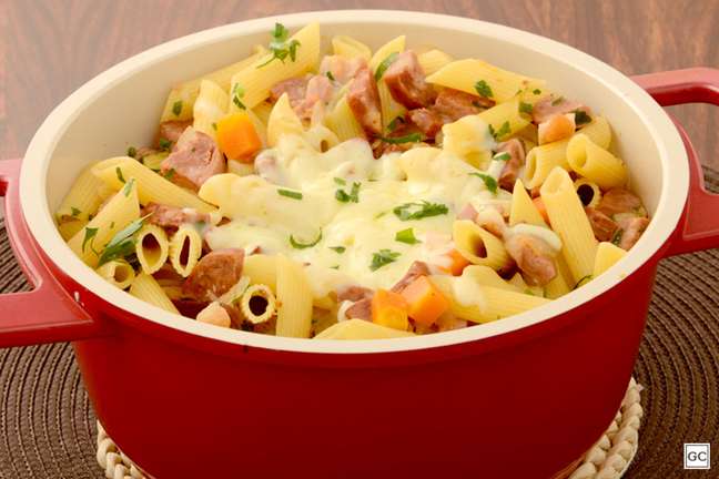 Practical pasta with sausage - Photo: Guia da Cozinha Practical pasta with sausage - Photo: Guia da Cozinha