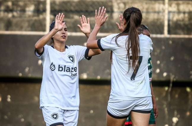 Time feminino do Botafogo em ação (Foto: Arthur Barreto) Time feminino do Botafogo em ação (Foto: Arthur Barreto)