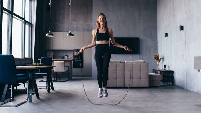 Does jumping rope make you lose weight? 6 tricks to burn more calories Does jumping rope make you lose weight? 6 tricks to burn more calories
