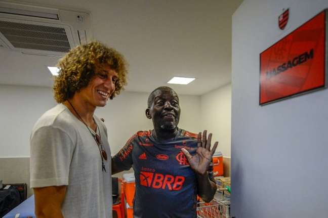 Funcionário histórico do Flamengo, Seu Deni é diagnosticado com tumor no cérebro