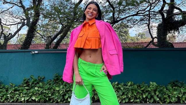 The color block recalls the fashion of the 80s - The color block recalls the fashion of the 80s -