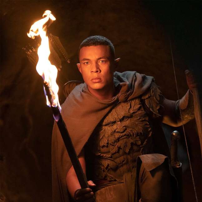 The cast of “The Lord of the Rings: The Rings of Power” unites against the racism of “fans”.
