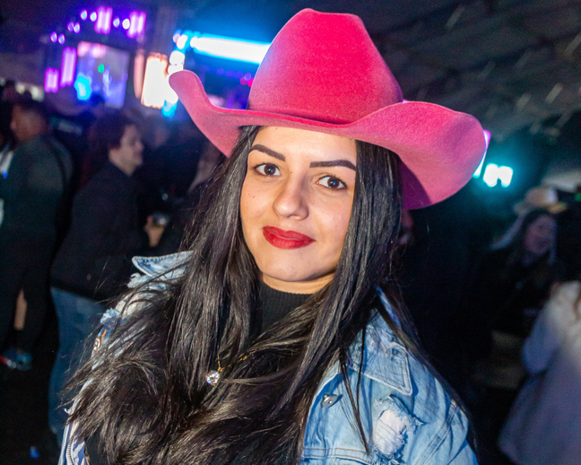 Fringes, hat and glitter: 15 fashion trends from Arena Itu