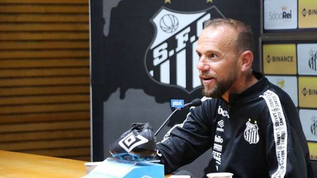 Kleiton Lima vai reestrear pelo Santos diante da Portuguesa (Foto: Pedro Ernesto Guerra Azevedo/SantosFC) Kleiton Lima vai reestrear pelo Santos diante da Portuguesa (Foto: Pedro Ernesto Guerra Azevedo/SantosFC)