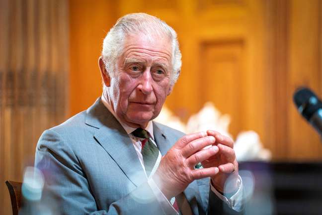 Rei Charles se pronuncia após morte da rainha Elizabeth II
