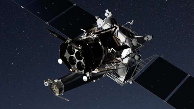 Observatório espacial Spektr-RG; o telescópio alemão eROSITA é o maior, e a haste inferior, o russo ART-XC Observatório espacial Spektr-RG; o telescópio alemão eROSITA é o maior, e a haste inferior, o russo ART-XC