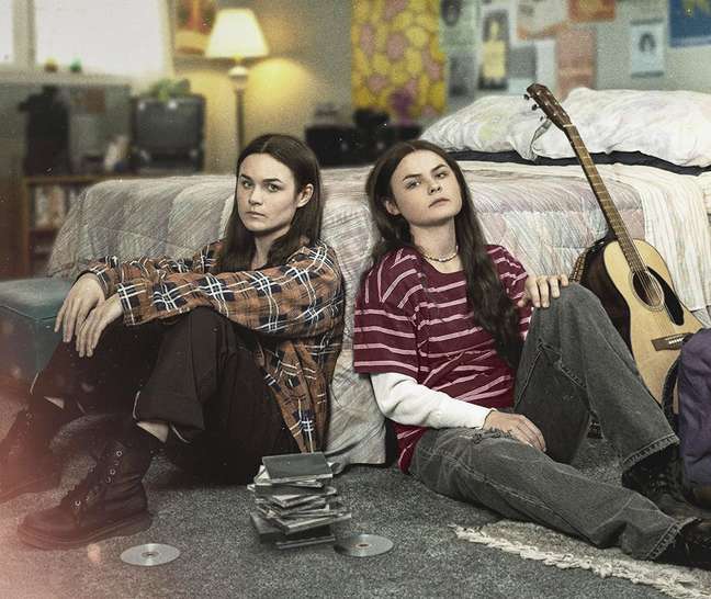 The “High School” trailer shows Tegan and Sara’s teenager
