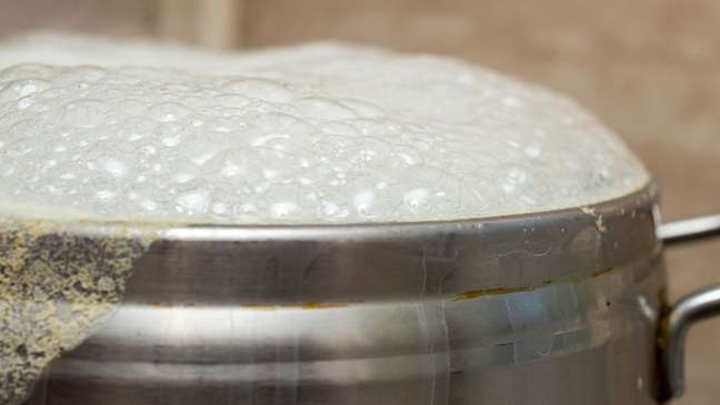 Time to wash the dishes! Discover the tricks for cleaning the stainless steel pot Time to wash the dishes! Discover the tricks for cleaning the stainless steel pot