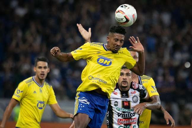 Cruzeiro vence Operário, com gol de Edu, e pode subir para a Série A em duas rodadas