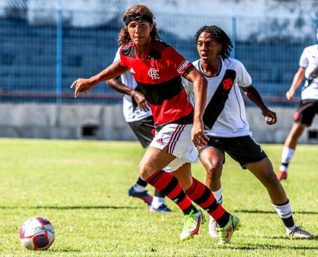No Sub-16, Khauan Schlickmann pode conquistar o 5º título pelo Flamengo